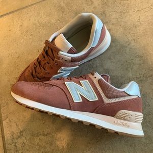 Women’s 574 New Balances